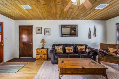 2099 4th Ln, Big Bear City CA  92314-9560 exterior