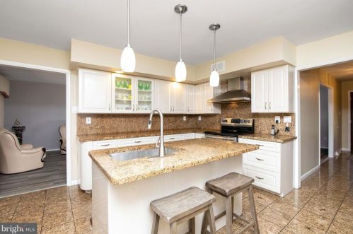 1404 Southwind Way, Dresher PA  19025-1026 exterior