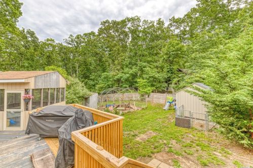 442 Deep Hole Rd, Baiting Hollow NY  11933-1455 exterior