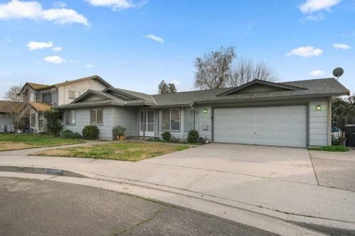 20455 3rd St, Hilmar, CA 95324-9363