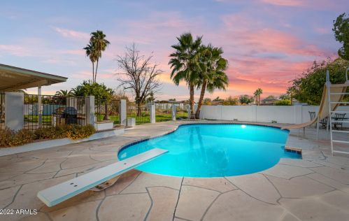 5429 Tierra Buena Ln, Glendale, AZ 85306-2518