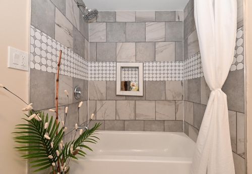 4902 Hoyt Pl, Milwaukee WI  53216-2331 exterior