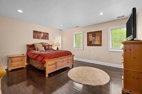 1015 Noble Pne Ct, Trafford PA 15085-9786 exterior