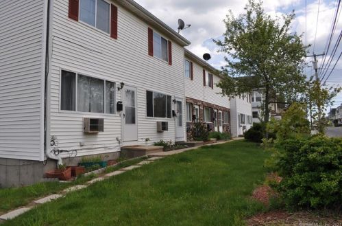 581 Highland Ave, Waterbury, CT 06708-3776