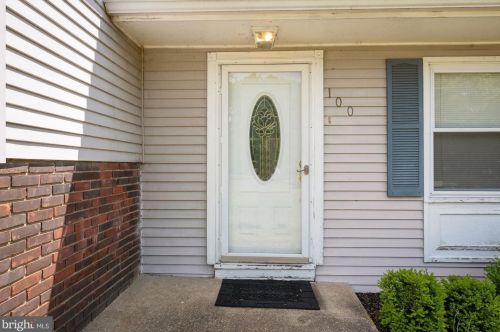 100 Spring Ter, Browns Mills NJ  08015-6502 exterior