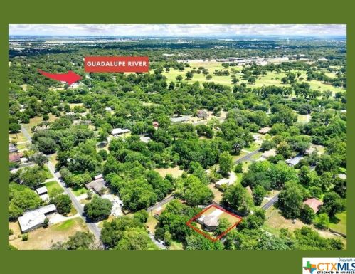 126 Nueces Ln, Seguin, TX 78155-7022