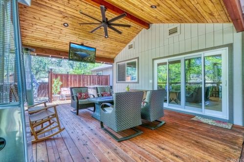 19780 Honey Hill Dr, Middletown CA  95467-8380 exterior