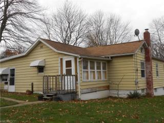 314 3rd St, Barb, OH 44203-3068