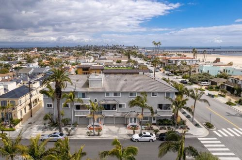 301 Ocean Ave, Seal Beach, CA 90740-6046