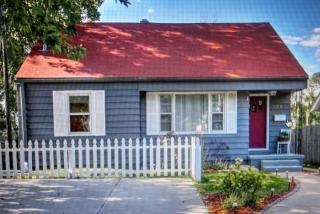 4909 Pine St, Omaha, NE 68106-2451