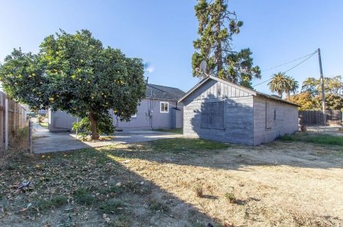 1745 Woodland Ave, Modesto CA  95358-1360 exterior