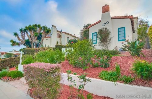 3211 Dumas St, San Diego CA 92106-1317 exterior