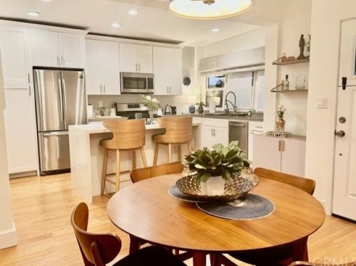 58 Saratoga, Newport Beach CA  92660-6148 exterior