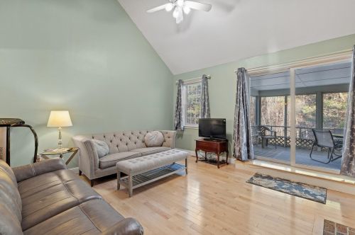 17 Atherton Ln, Amherst NH  03031-3064 exterior