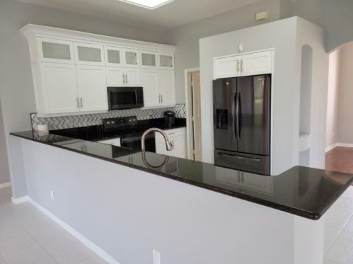 1041 Abingdon Ave, Fort Pierce FL  34953-2804 exterior