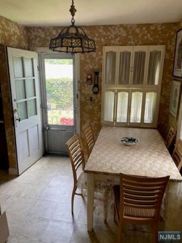 281 Lindbergh Blvd, Teaneck NJ  07666-6542 exterior