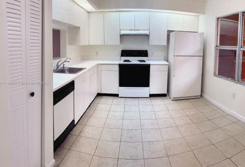 571 141st Ave, Hollywood, FL 33027-1507