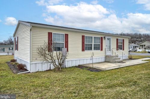 251 Buttercup Dr, Smithville PA  17560-9612 exterior