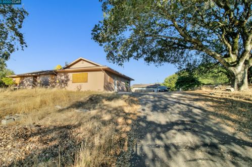 1800 Meda Ave, Santa Rosa, CA 95404-5626
