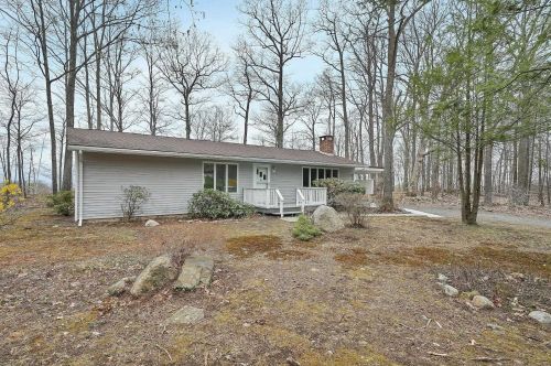 37 Emperor Ln, Montgomery NY  12549-1919 exterior