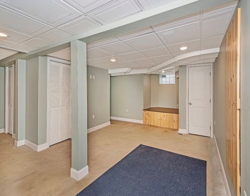 418 Delaware Ave, Oakmont PA  15139-1642 exterior