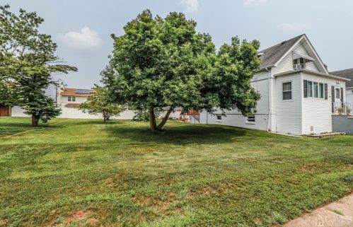 229 Delmore Ave, South Plainfield NJ  07080-3207 exterior