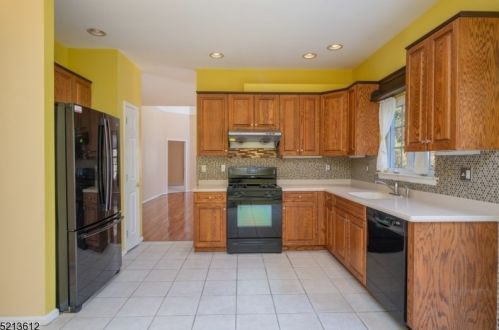 135 Gladstone Dr, Parsippany NJ  07054-3422 exterior