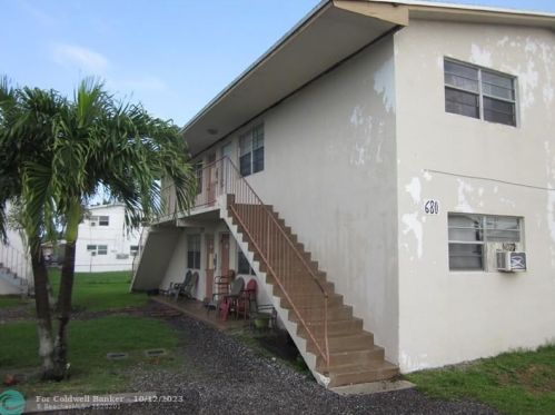 680 6th St, Belle Glade, FL 33430-3853