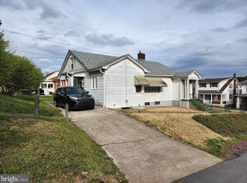 401 1st St, Weatherly, PA 18255-1503