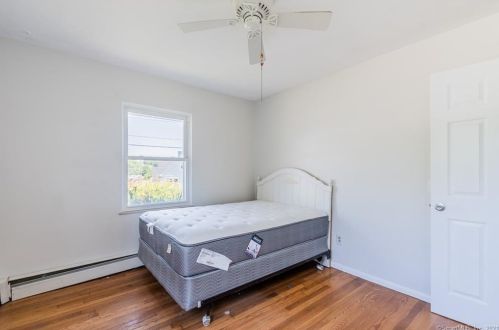 21 Greenfield St, Waterford CT  06385-3907 exterior