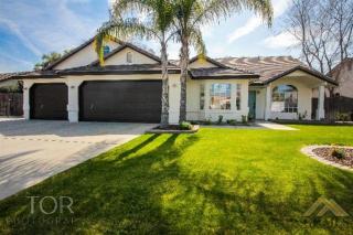 9903 Cheyenne Dr, Bakersfield, CA 93312-5313