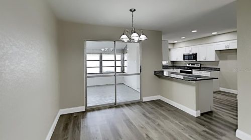 1404 Seton Hall Dr, Ruskin, FL 33573-5017