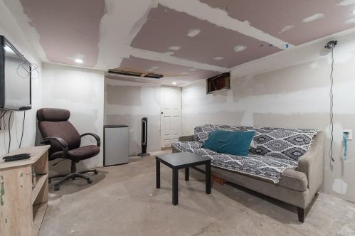 22 Veazie St, Providence RI  02908-2410 exterior