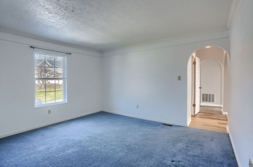 423 Kingsbrook Dr, Mc Donald PA  15057-2667 exterior