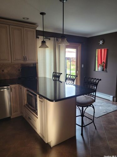 54 Oleeta Rd, Mount Sinai NY  11766-2507 exterior