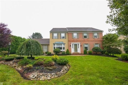2327 Pewter Dr, Macungie, PA 18062-9050