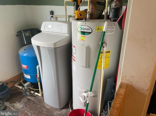 3756 Withers Larue Rd, Charles Town WV  25414-5425 exterior