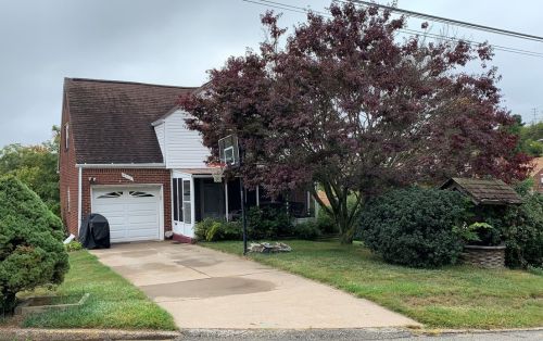 4802 Clover Ln, Pittsburgh, PA 15122-1217