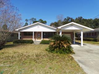 1032 Sawyer St, Pensacola, FL 32534-4131