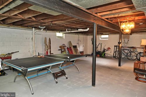 56 Roxboro Rd, Lawrence Township NJ  08648-3925 exterior