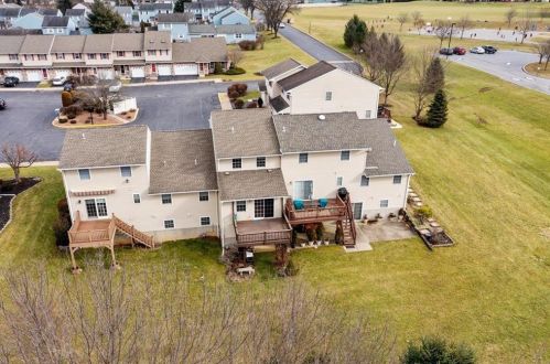 4 Saratoga Ct, Easton PA  18040-1046 exterior