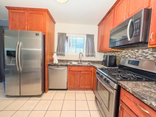 5872 Old Memory Ln, San Diego, CA 92114-1242