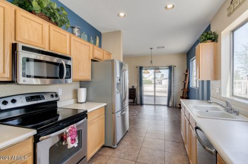 1412 Dunbar Dr, Phoenix AZ 85041-6113 exterior