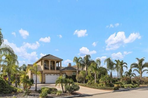 888 Highridge St, Riverside CA  92506-7564 exterior