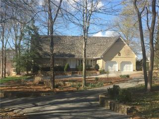 5302 Rockingham Rd, Greensboro, NC 27407-7238