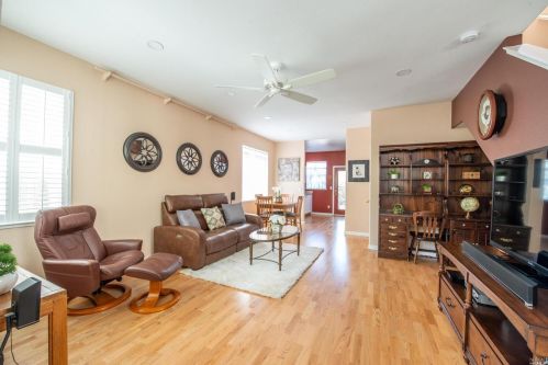 1415 Eardley Ave, Santa Rosa, CA 95401-4527