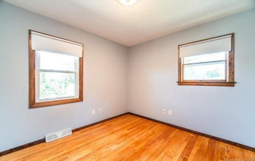 253 Oak Ridge Dr, Middletown CT  06457-1919 exterior