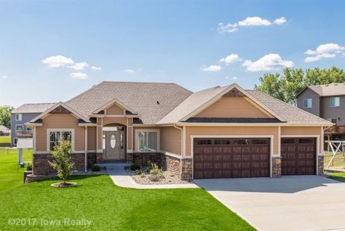 16040 Northpark Dr, Des Moines, IA 50323-2618