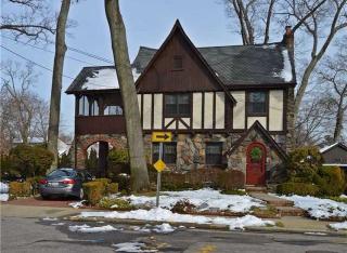 266 Hewlett Ave, North Merrick, NY 11566-3116