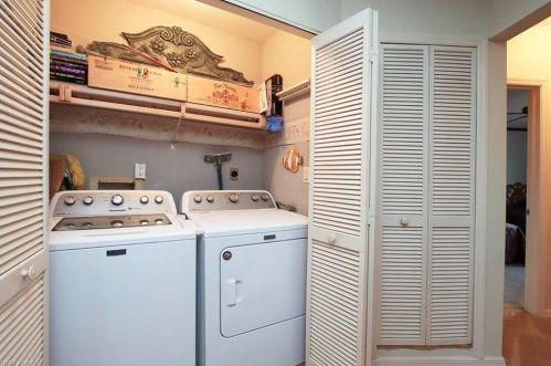 1666 Middle Gulf Dr, Sanibel FL  33957-6307 exterior
